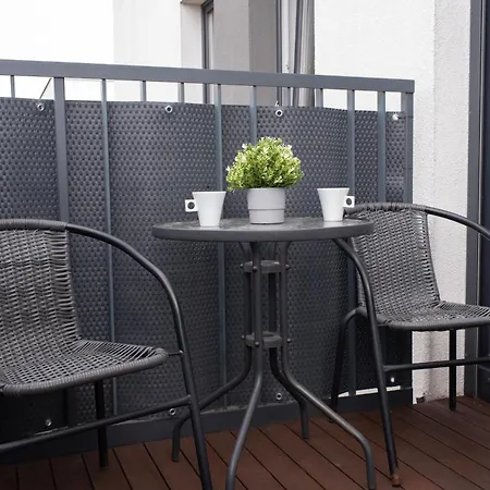 Apartment Rentplanet - Przy Lotnisku Posen