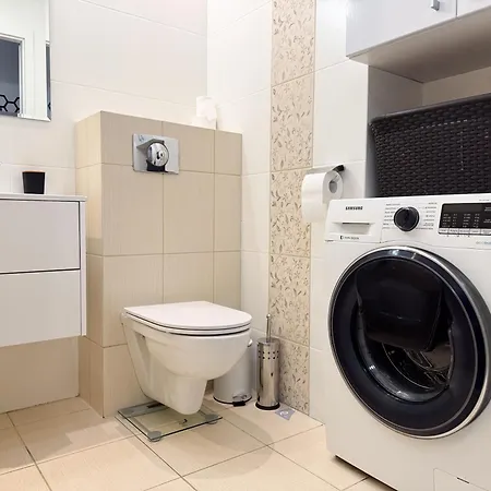 Rentplanet - Przy Lotnisku Apartamento Poznań