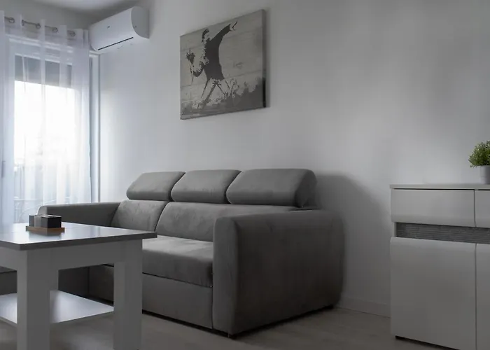 Rentplanet - Przy Lotnisku Appartement